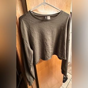 H&M cropped sweatshirt